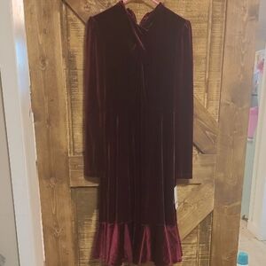 Maison Tara Velvet Long-Sleeve Midi Dress in Burgundy